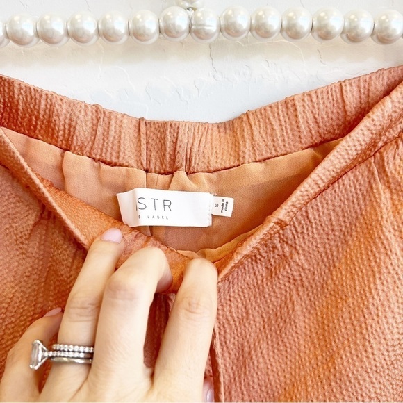 ASTR The Label Women's Rosabel Satin Tie-Front Shorts Coral Drawstring Small NWT - Picture 5 of 5